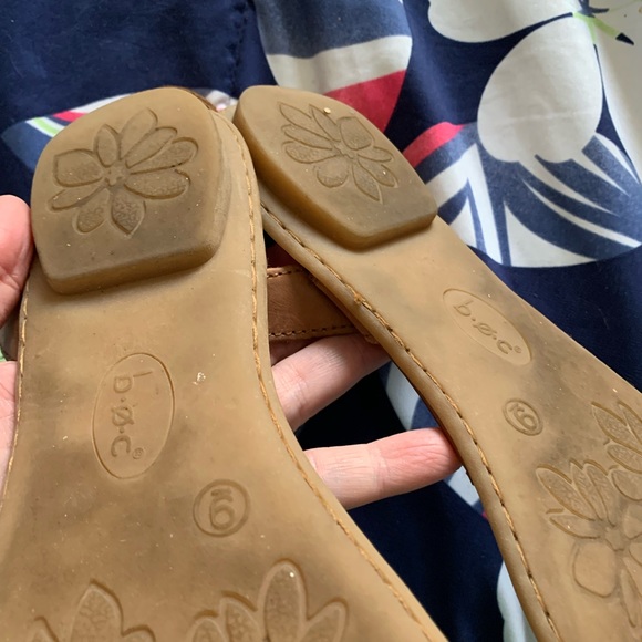 B.O.C. Woman’s tan leather straps sandals size 9 ** 4 for $ 25.00 ** - Picture 9 of 9